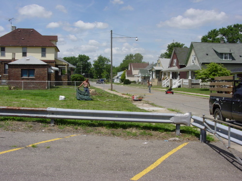 ./Gallery/2011 Bennet Lot Tree Removal/DSC06464.JPG